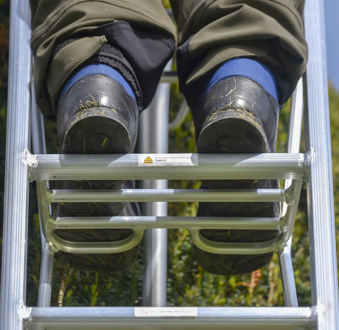 Hendon GWF240 8ft Platform Tripod Ladder - Image 3