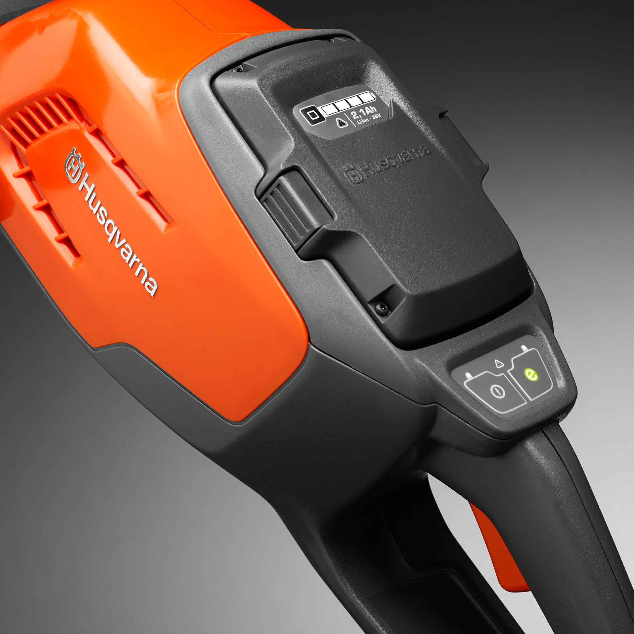 Husqvarna 115iHD45 Cordless Hedge Trimmer - Image 3