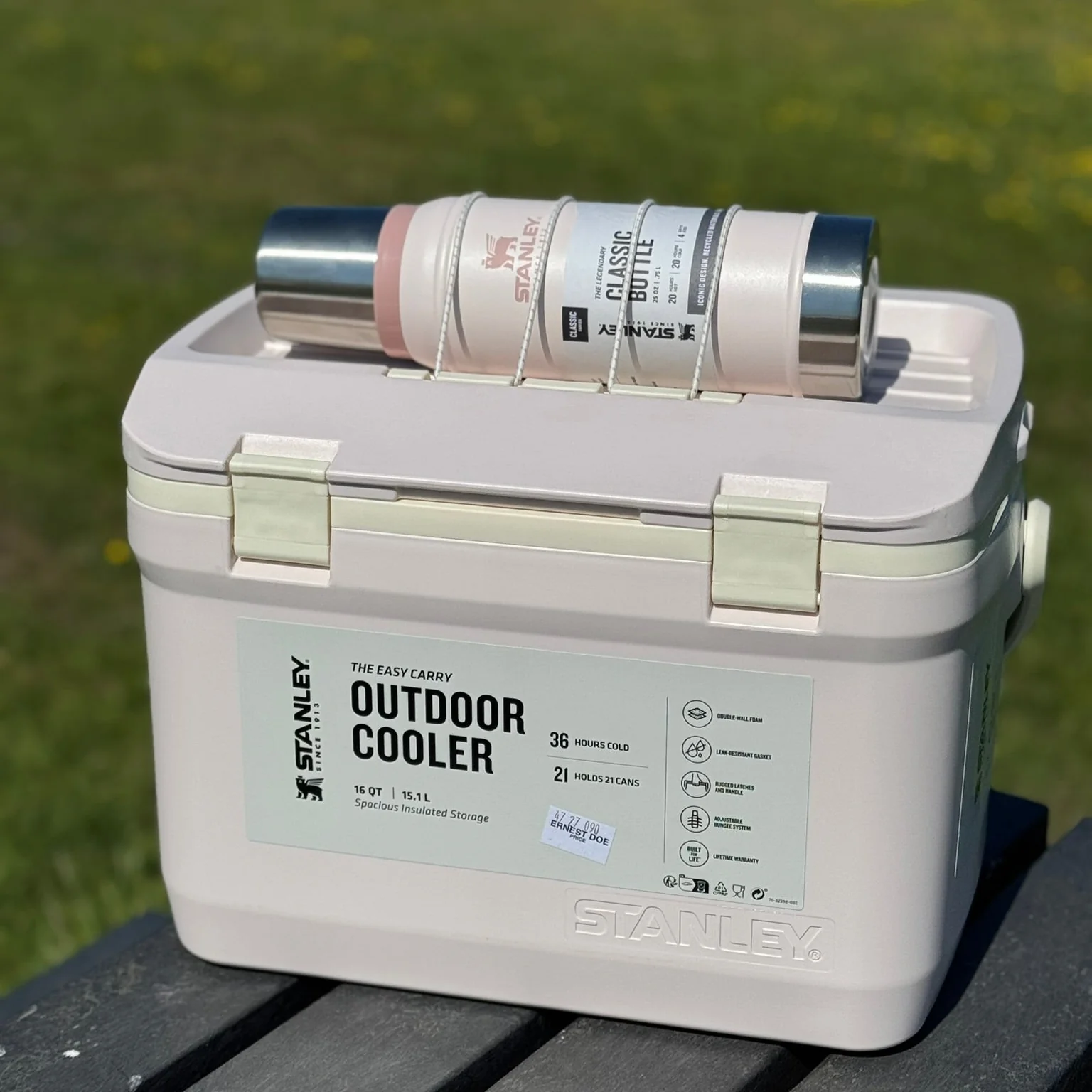 Stanley Classic Legendary Bottle .75L Rose Quartz - Image 4